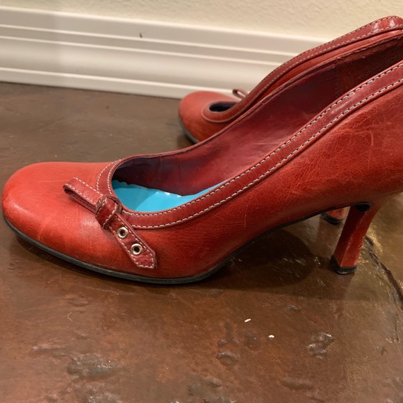 Steve Madden leather red pumps sweat bow detail - Picture 2 of 5
